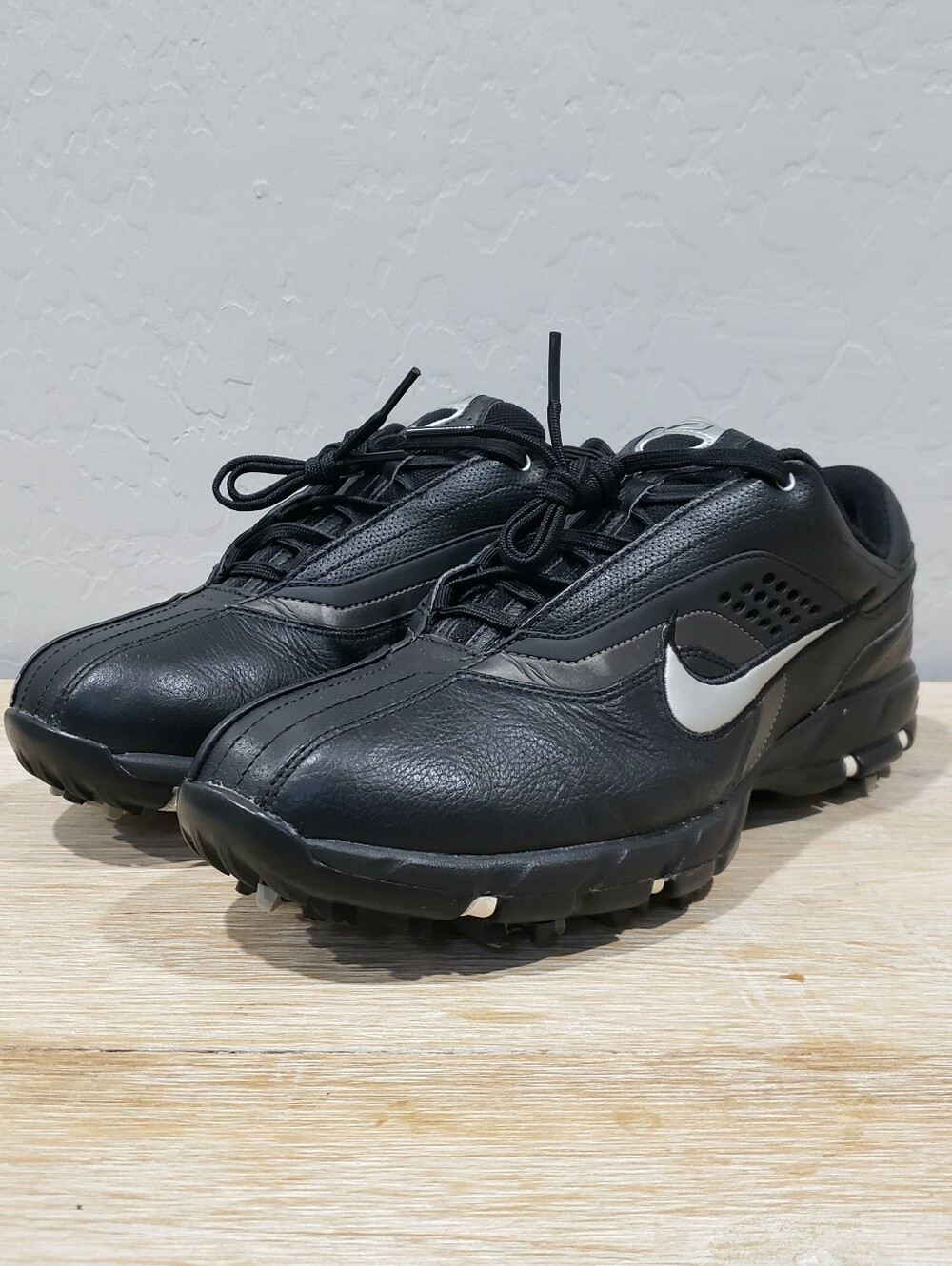 NIKE Air Men's TAC Leather Golf Shoes (9/10.5 Women's) Black/White